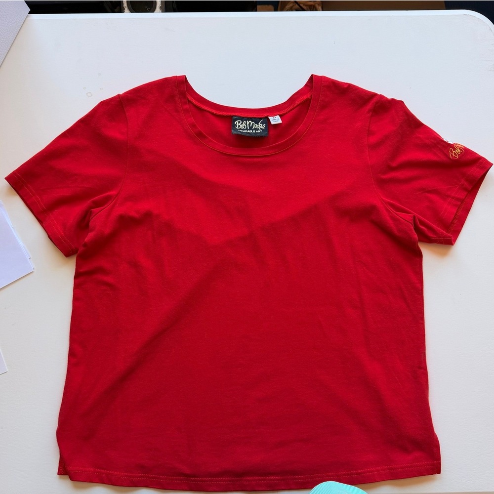 Bob Mackie Women Embroidered Logo Short Sleeve‎ T-Shirt Size M Red Artsy Retro